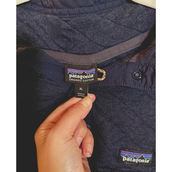 Patagonia Organic Cotton Quilted Snap Pullover - Navy (XL) - Picture 2 of 4